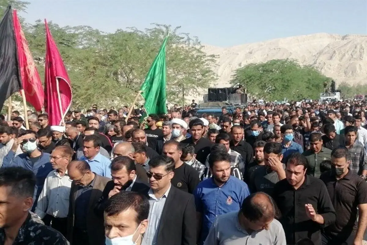 آغاز تشییع ۷ شهید حمله تروریستی ایذه/ همدردی خوزستانیها با خانواده "کیان پیرفلک" + فیلم