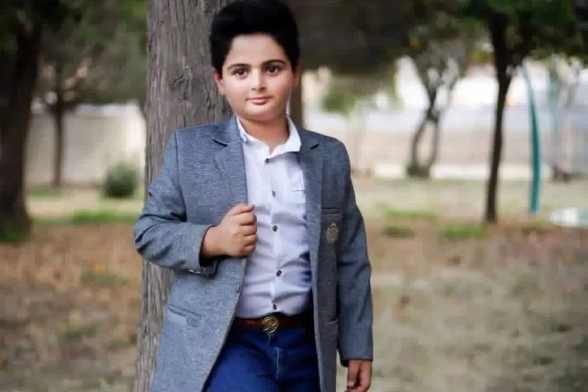 تصاویری غمناک از کاشتن نهال توسط کیان پیرفلک + فیلم