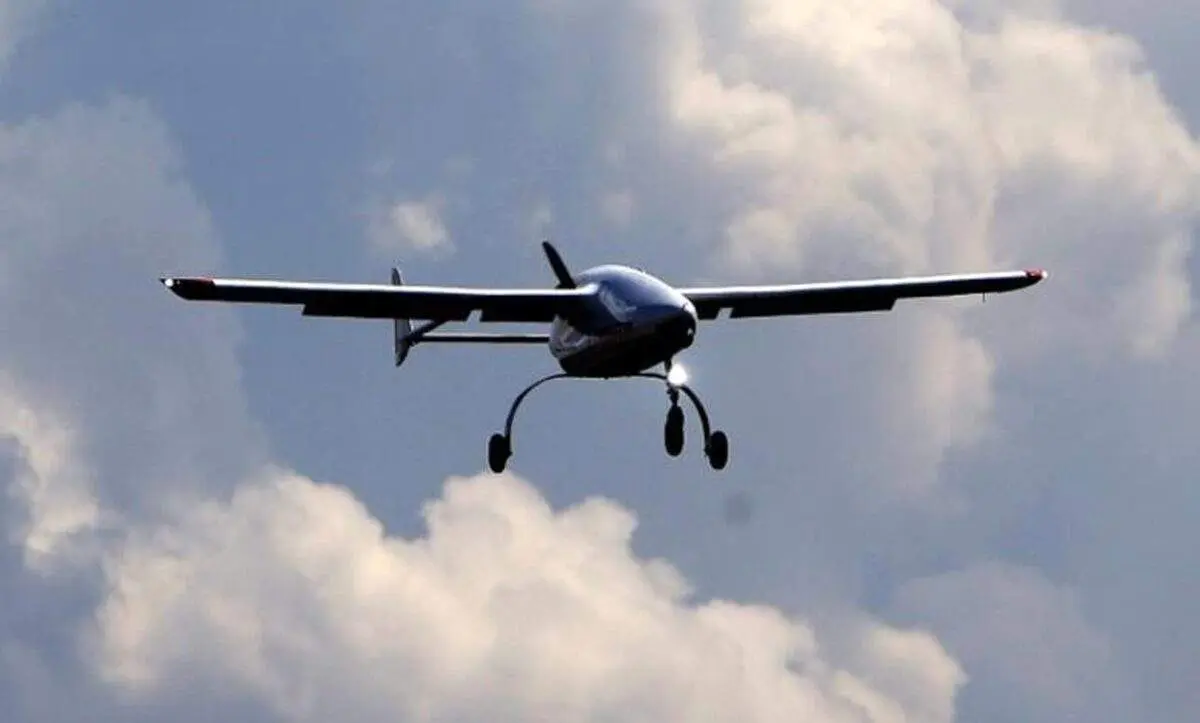 محاصره یک کشتی تجاری در خلیج عمان توسط یک پهپاد