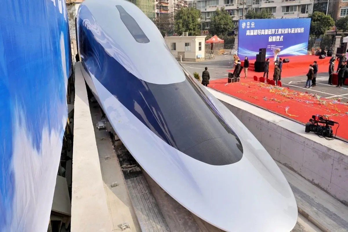 حرکت قطارهای جدید چینی به سرعت برق و باد + فیلم