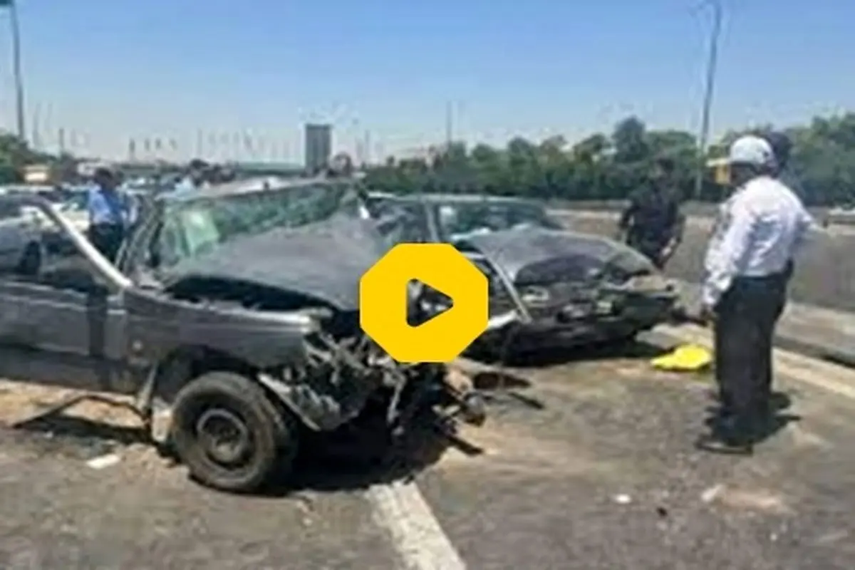 تصاویری دلخراش از تصادف هولناک چند خودرو در بزرگراه تهران کرج+ فیلم
