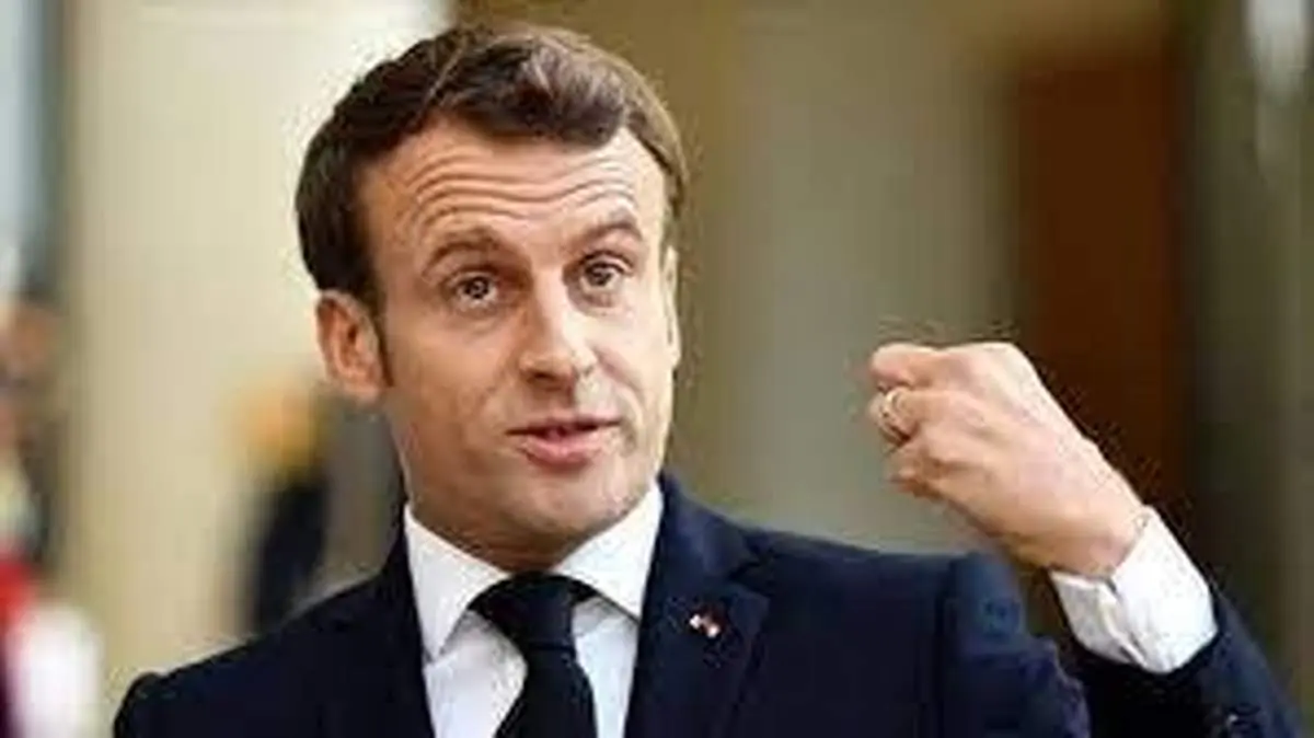 سیلی خوردن رئیس جمهور فرانسه از یک فرد معترض!+ فیلم