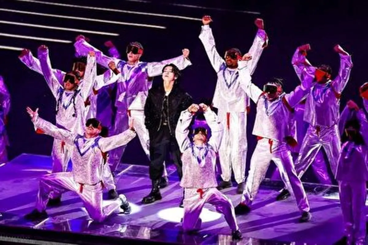 اجرای خواننده معروف گروه BTS در افتتاحیه جامجهانی ۲۰۲۲ قطر+ فیلم