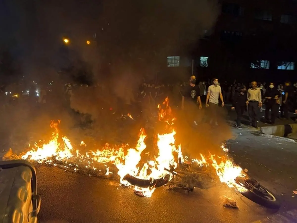 عاقبت اغتشاشگری که قصد پرتاب کوکتل داشت! + فیلم