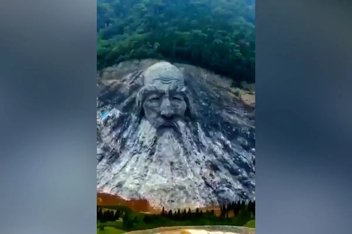 حک کردن چهره امپراطور افسانه‌ای چین در دل کوه + فیلم