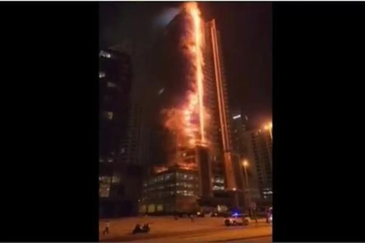 آتش‌ سوزی در ساختمانی ۳۵ طبقه در دبی + فیلم
