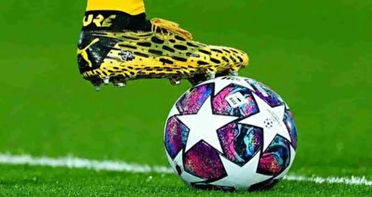 لحظه ورود توپ والورده به بالکن یک واحد مسکونی از نگاه دوربین صاحبخانه!+ فیلم