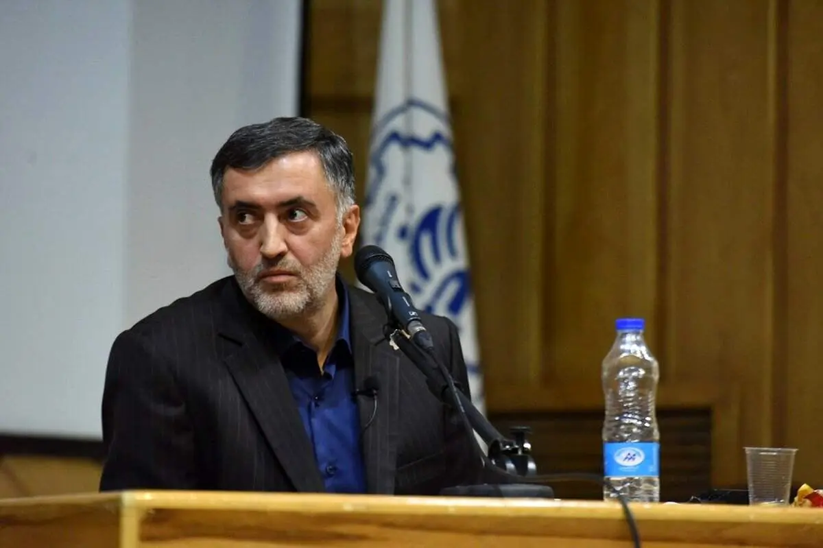 واکنش عبدالله گنجی به خداحافظی زید آبادی از سیاست ؛ لطفا محکم بمان!