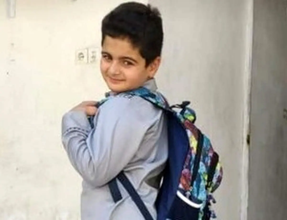 تصویری تلخ از حضور همکلاسی‌ های کیان پیرفلک بر سر مزارش+ عکس