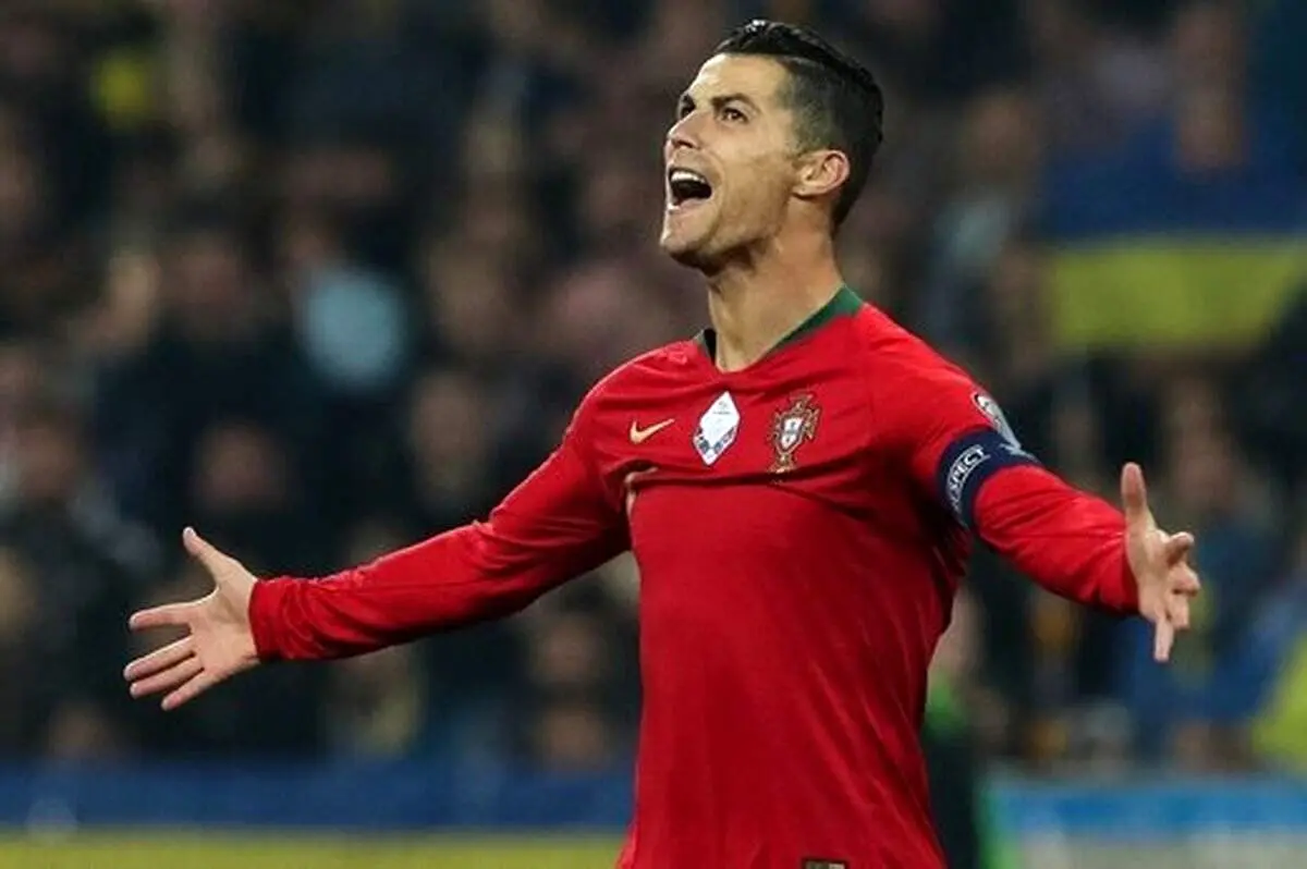 خودنمایی رونالدو با ساعت فوق لاکچری‌ اش علیه منچستر!+ عکس