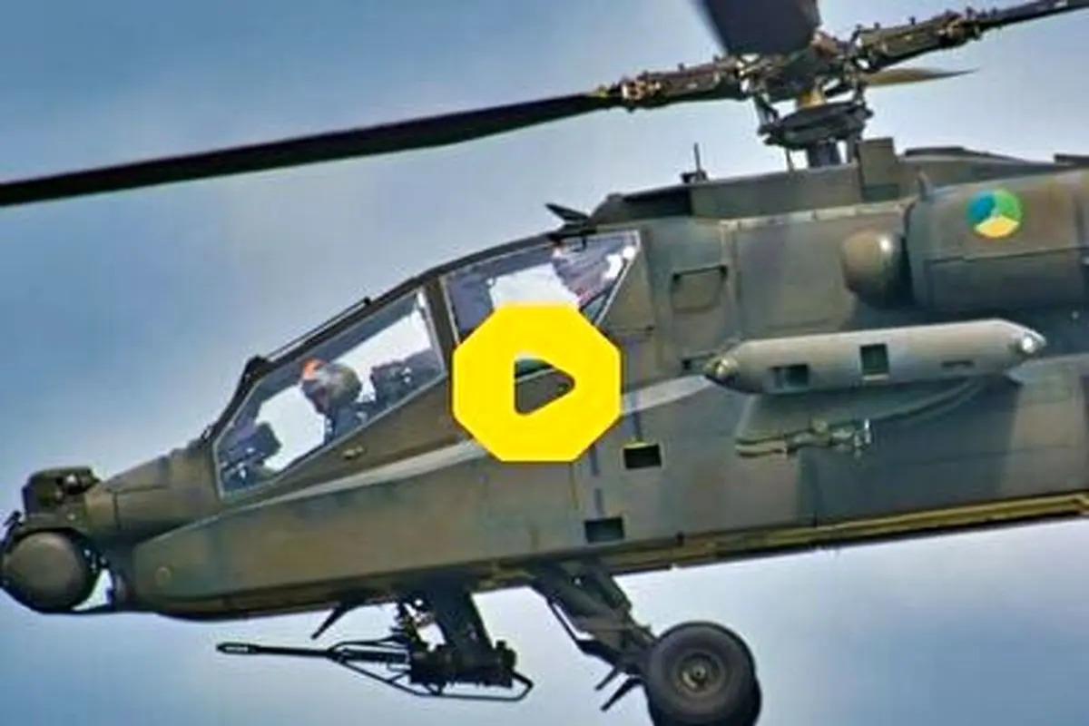 لحظه هیجان‌انگیز سوختگیری هوایی هلیکوپتر در آسمان+ فیلم