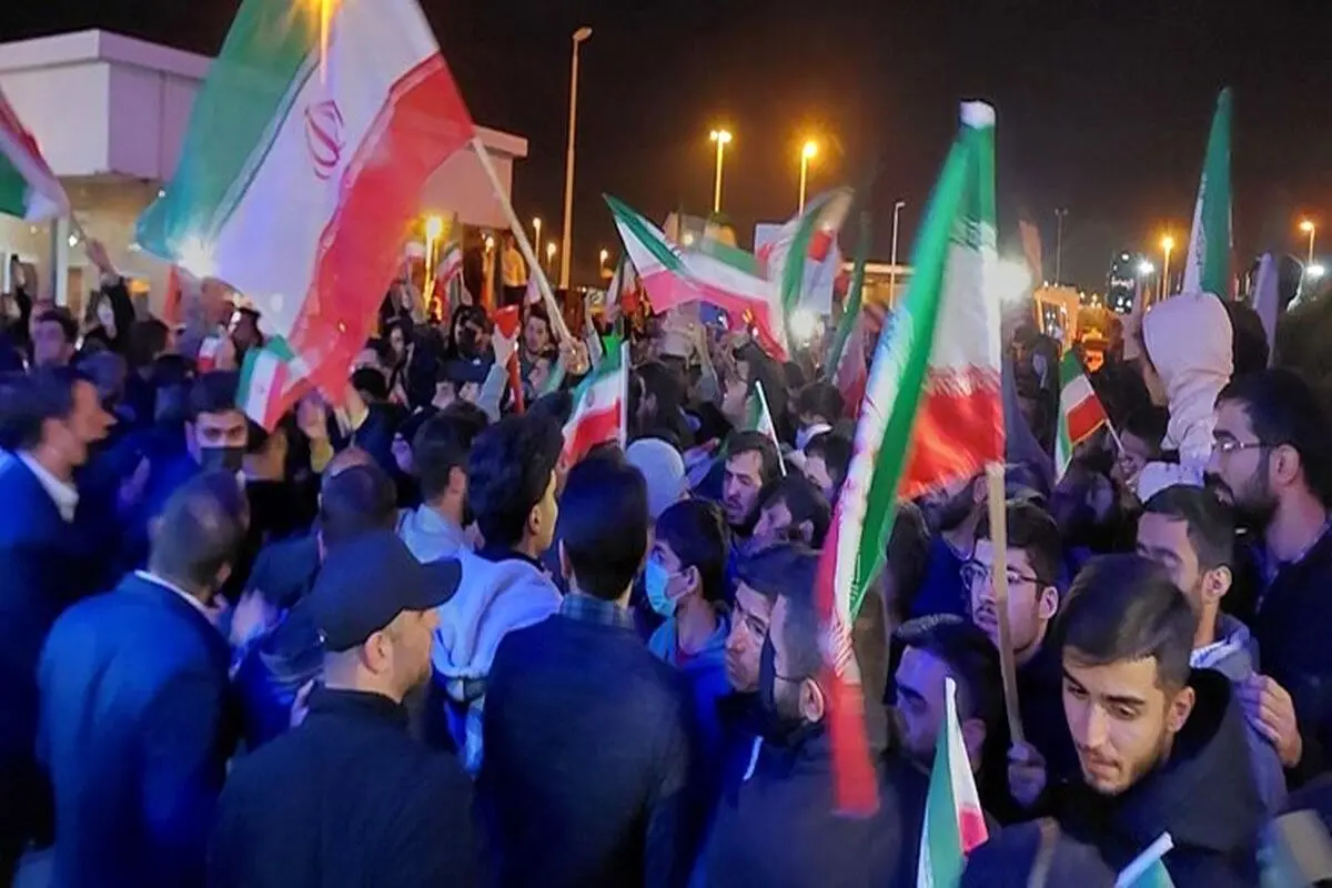 ورود تیم ملی به ایران در میان استقبال پرشور هواداران+ فیلم