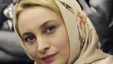خانم بازیگر معروف در کنار خیابان در انتظار تاکسی!+ عکس