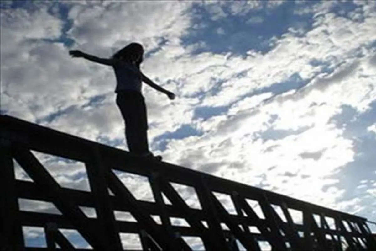 اقدام به خودکشی یک مرد روی معروف‌ترین پل استانبول + فیلم