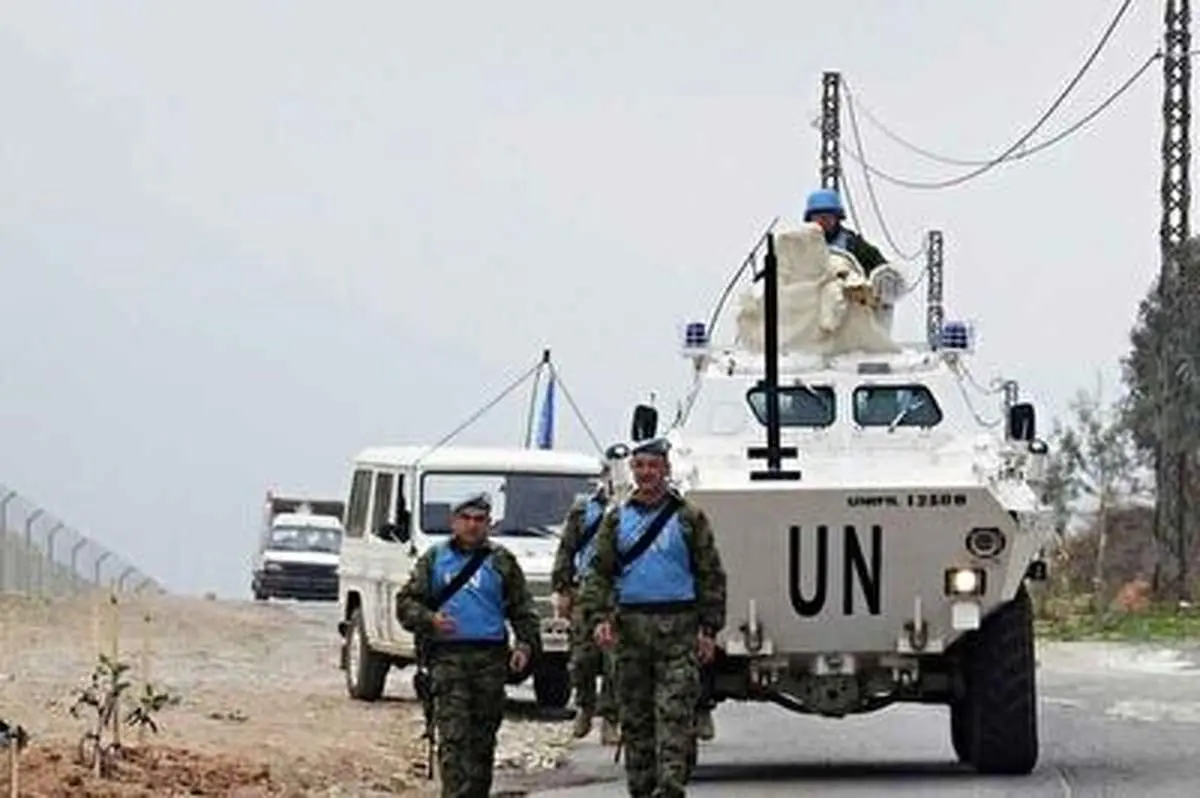 تصاویری از حمله به کاروان نیروهای یونیفل در بیروت + فیلم