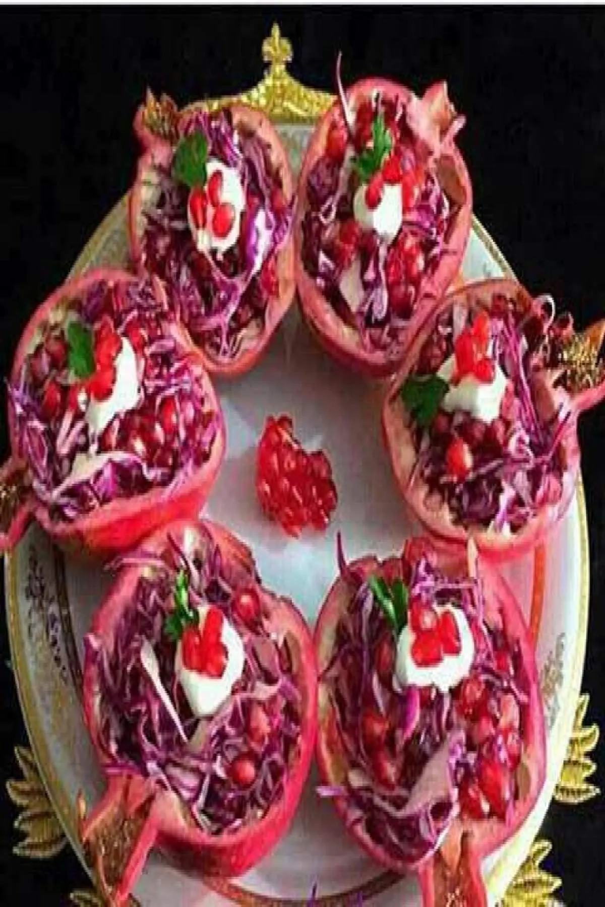 طرز تهیه سالاد انار و کلم قرمز برای شب یلدا