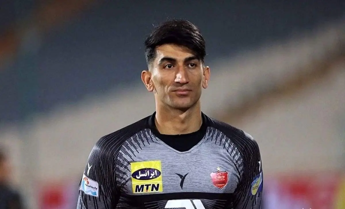 عکس خانوادگی دروازه بان پرسپولیس در یک جنگل زیبا