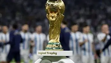 ورود کاپ قهرمانی جام‌جهانی برای اهدا به آرژانتین به زمین+ فیلم
