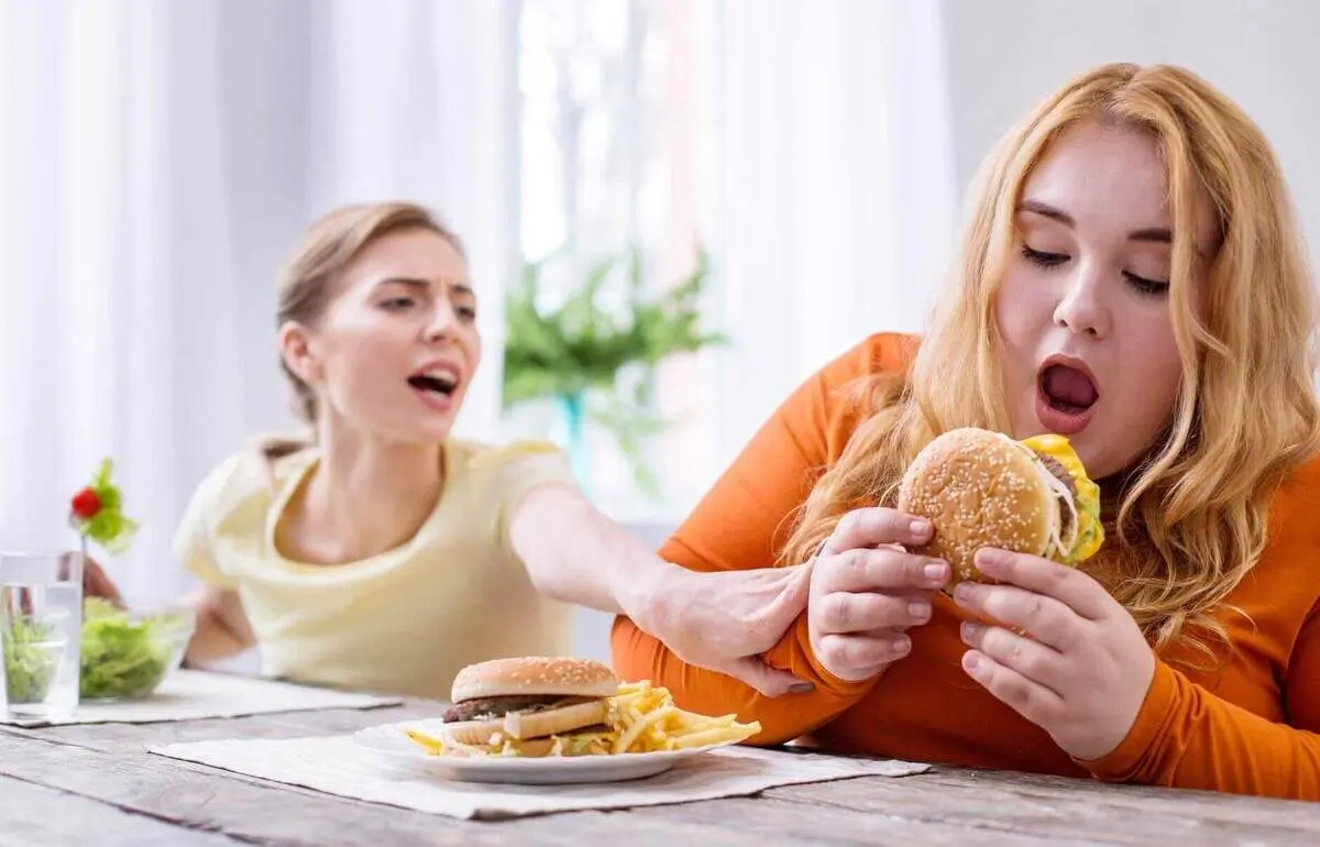 ۵ راهکار برای کم کردن پر خوری عصبی