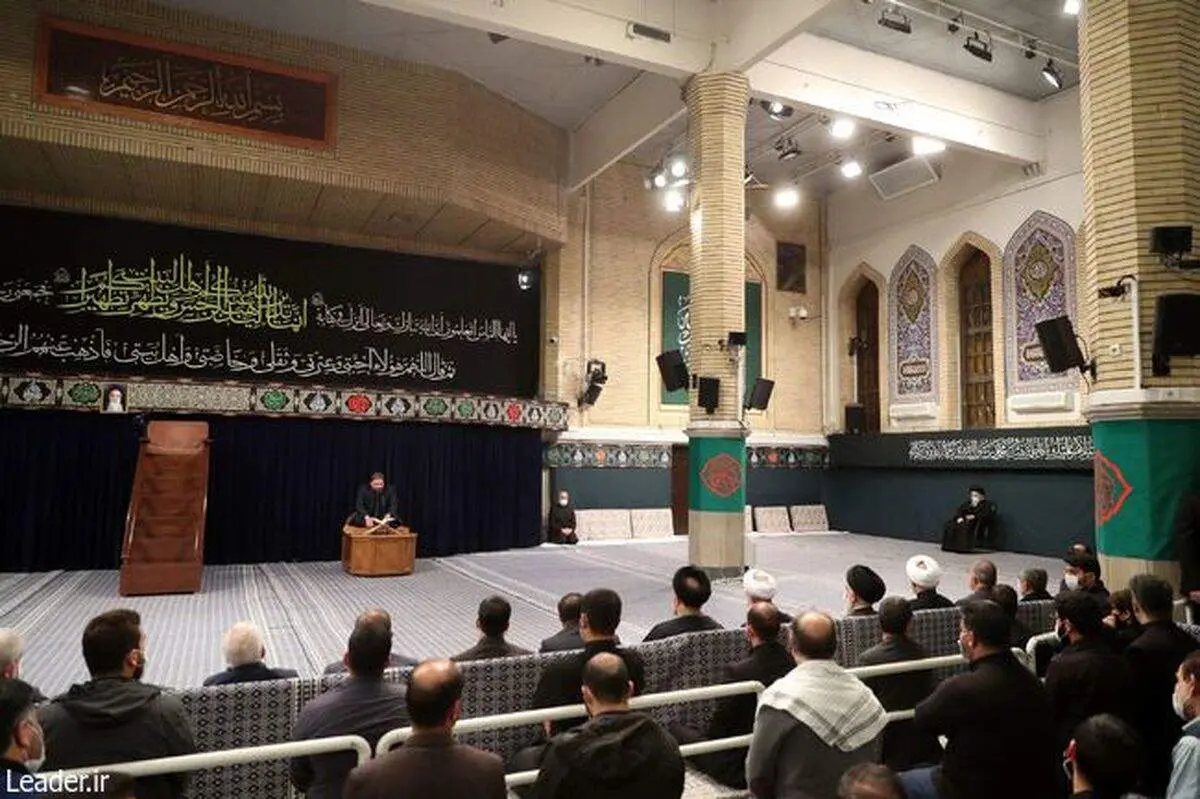 اولین شب مراسم عزاداری حضرت فاطمهزهرا (س) در حسینیه امام خمینی(ره)+ تصاویر