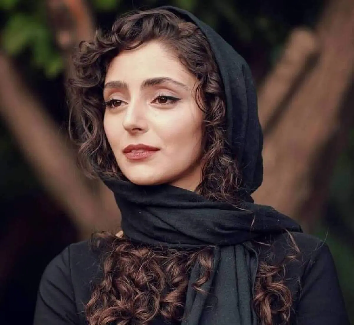 ژست پر غرور  هستی مهدوی فر در مکانی زیبا و دیدنی+ عکس