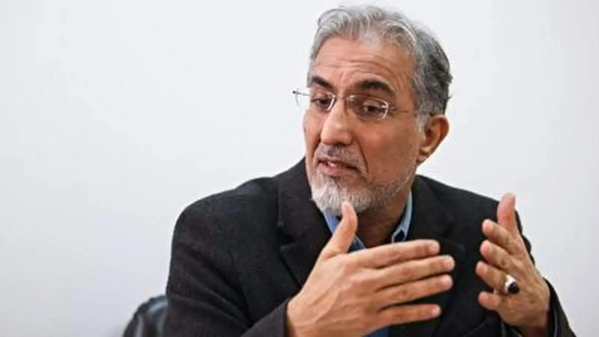 بی قراری و اشک های اقتصاددان معروف برای ایران + فیلم