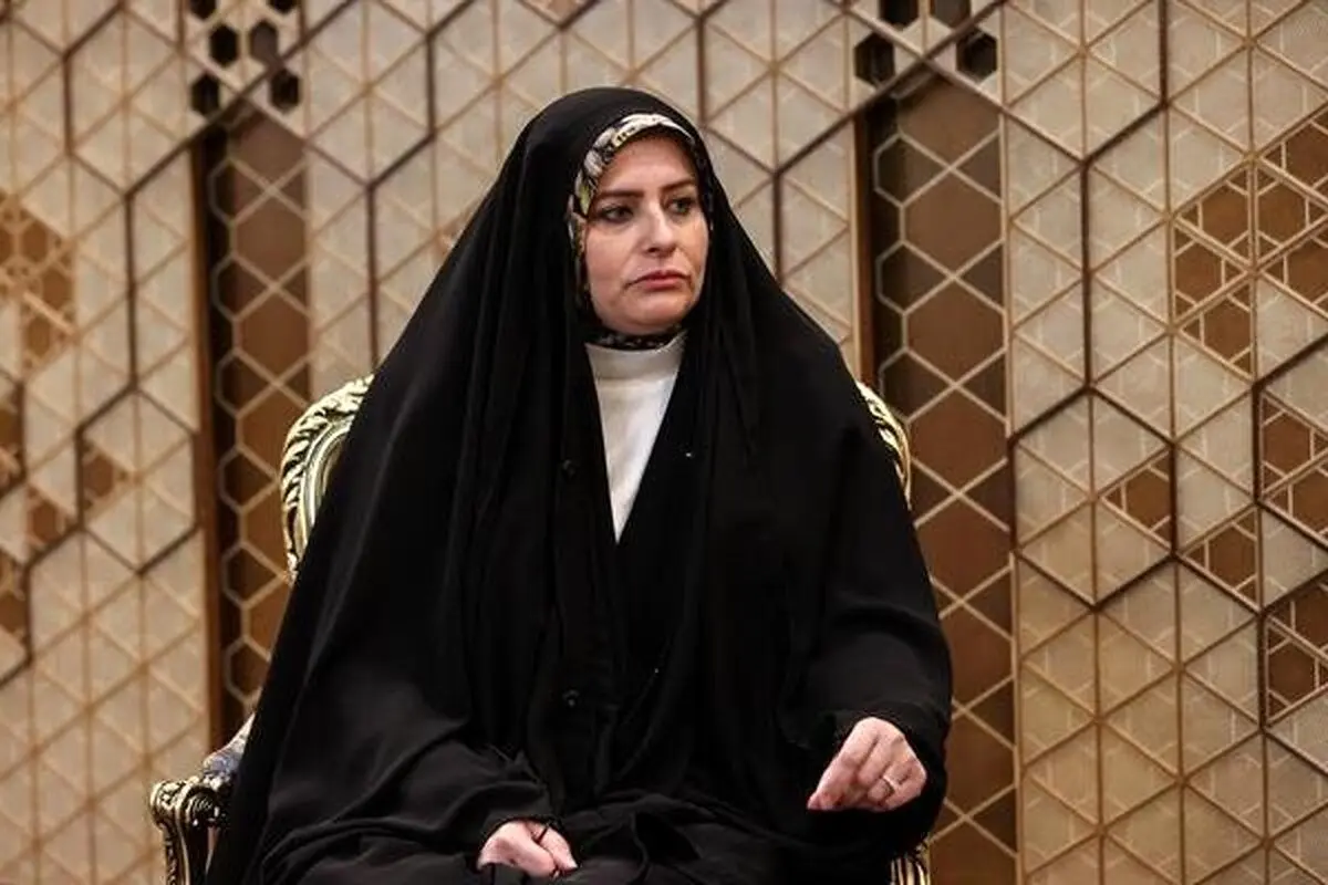 پوشش متفاوت نماینده زن پارلمان عراق در تهران و عراق