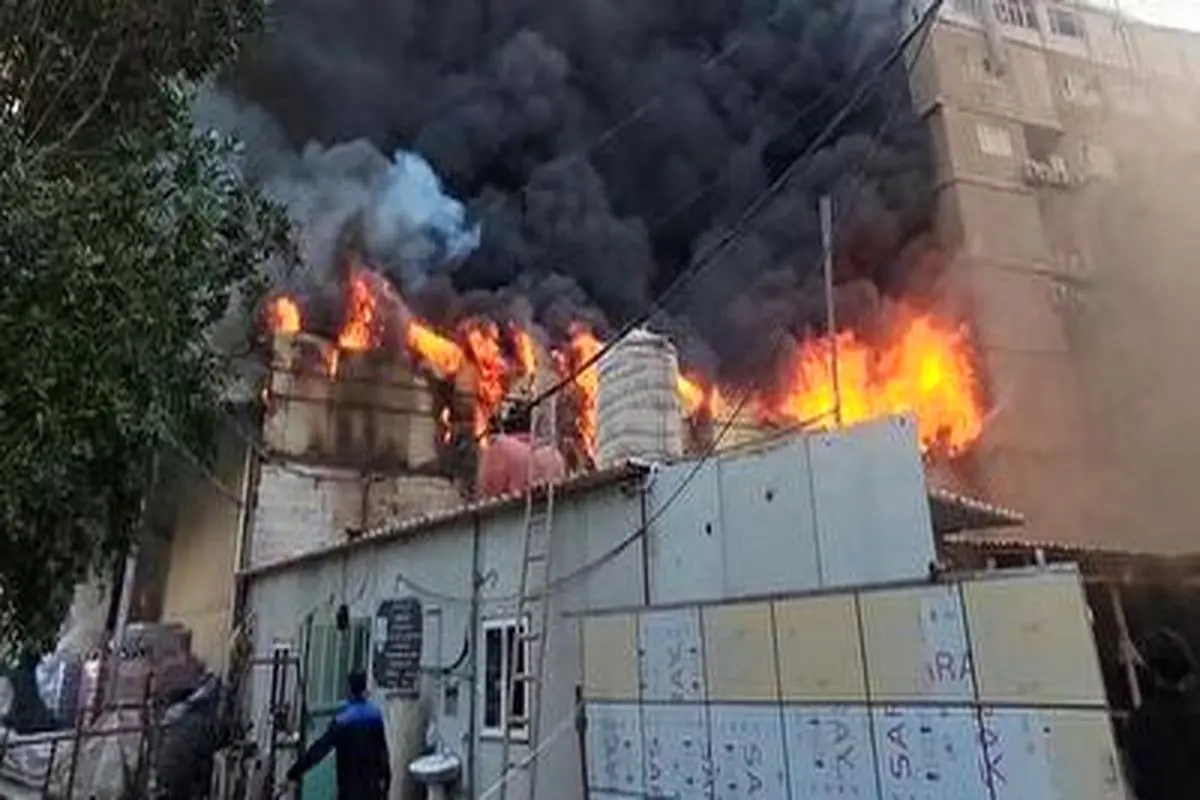 اولین تصاویر از آتش سوزی مهیب در مرکز شهر کربلا+ فیلم