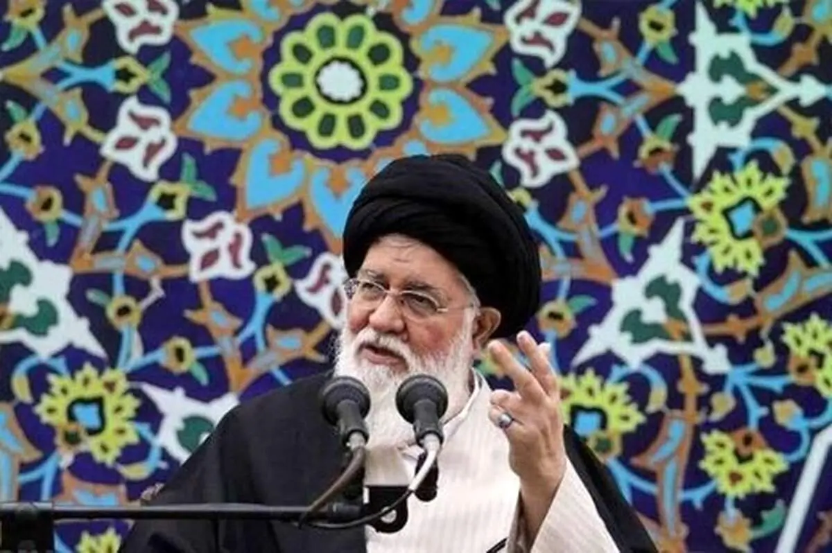 علم الهدی: زنانی که در خیابان کشف حجاب می‌کنند با گروهک‌های نفاق ارتباط دارند