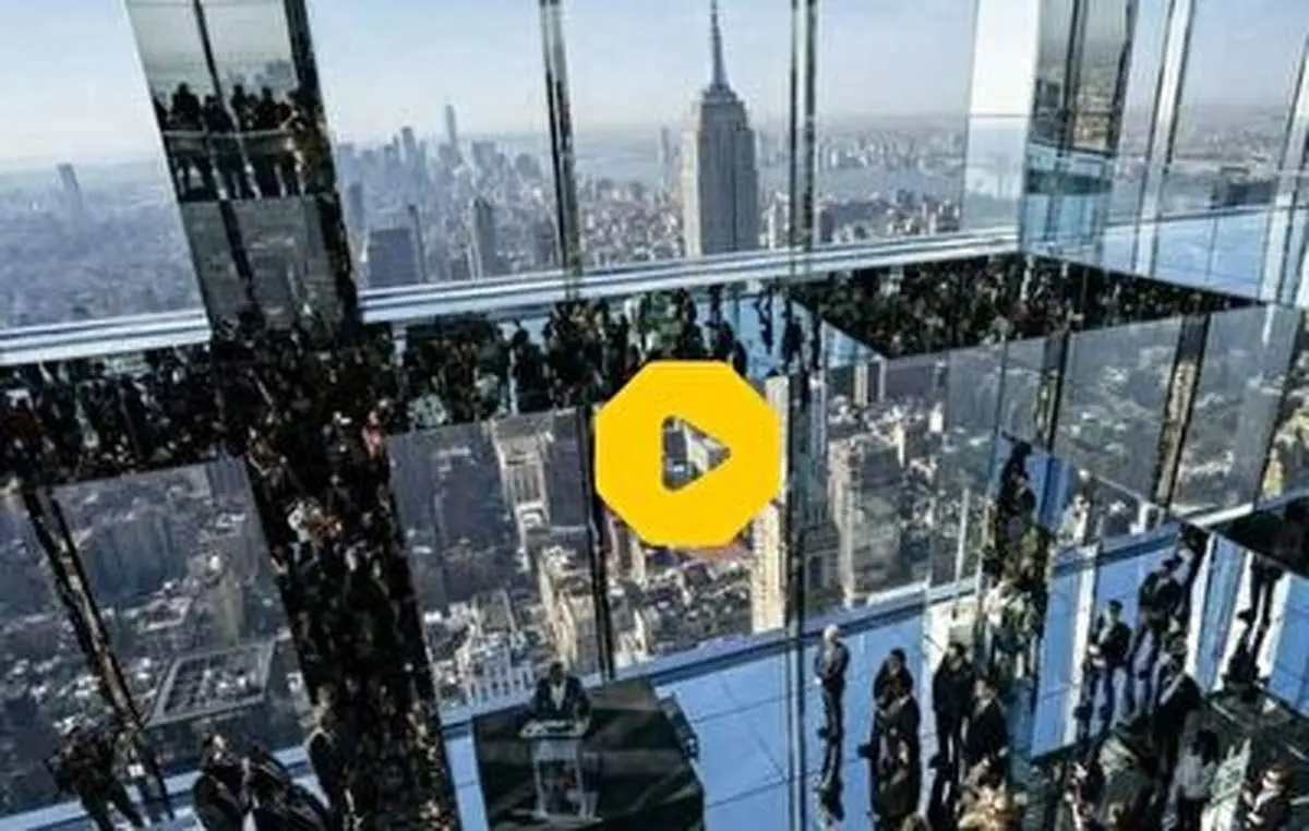 سقوط وحشتناک یک مرد چینی از طبقه پنجم یک ساختمان شیشه‌ای!+فیلم