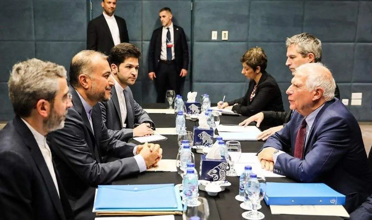 مومنی: مسئولین توضیح بدهند چرا یک «سخنرانی بایدن» نرخ ارز را بالا و پایین می‌کند؟