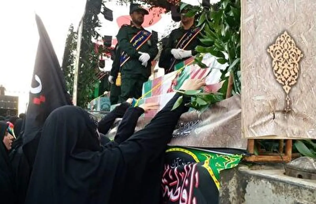 حرکت کاروان شهدای گمنام از دانشگاه تهران به سوی معراج شهدا+ فیلم