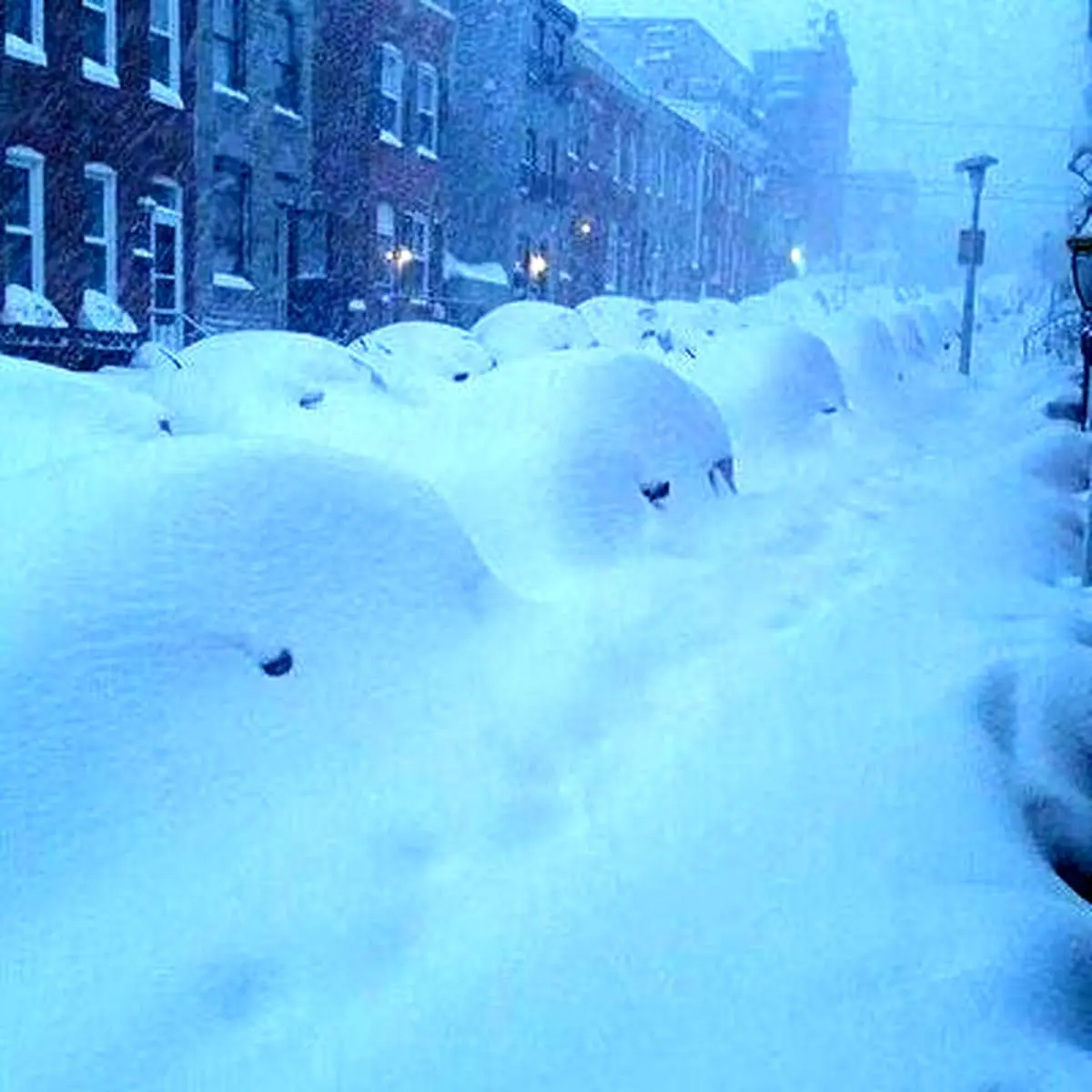 مرگ مردم آمریکا در خودروها بر اثر برف و یخبندان+فیلم