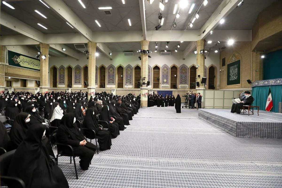 رهبر انقلاب: کسانی که حجاب کامل ندارند را نباید متهم به بی‌دینی کرد+فیلم