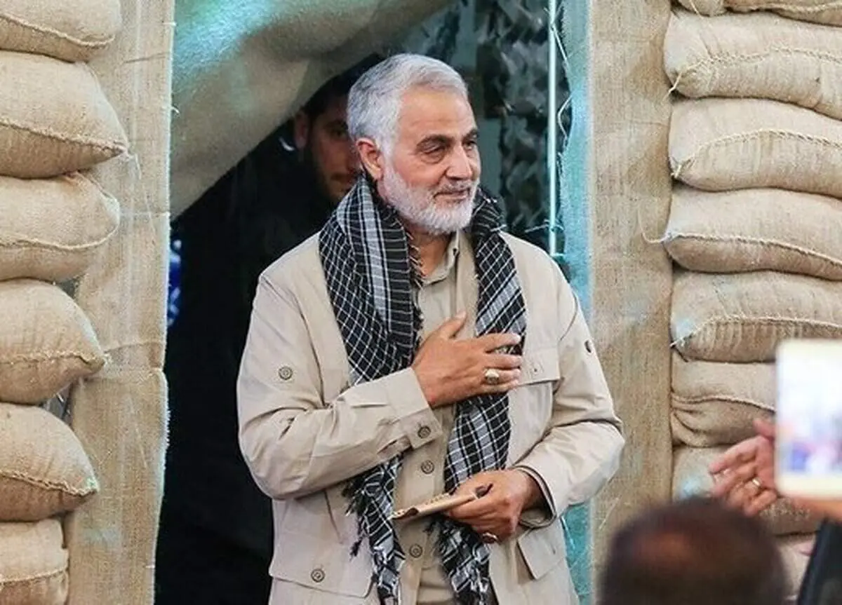 نصب بنر‌هایی در مقابل ۴ سفارت در ایران با شعار «انتقام می‌گیریم» +عکس