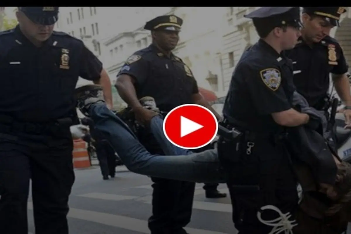برخورد وحشیانه پلیس آمریکا با یک مرد سیاه‌پوست با شوکر+ فیلم