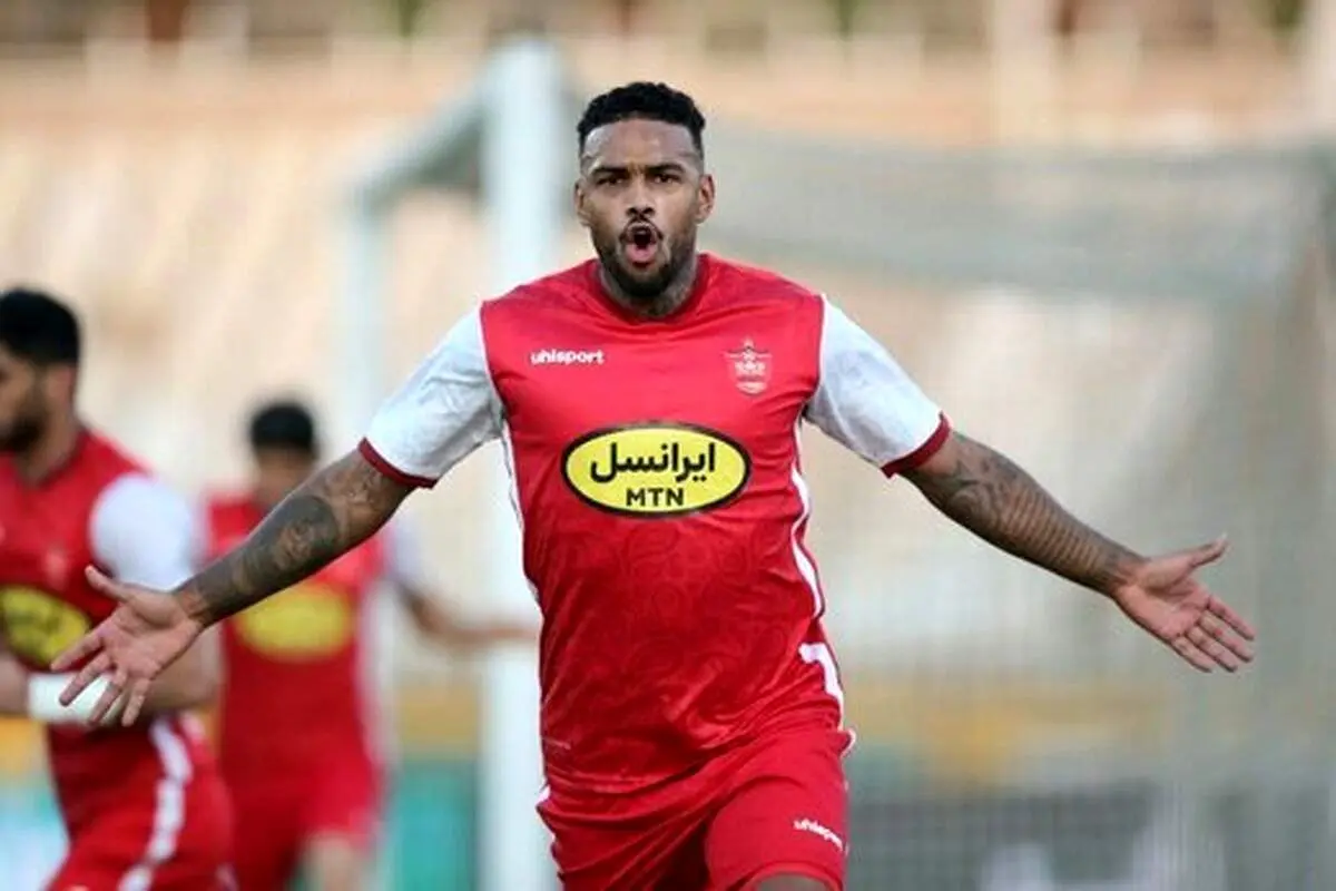 مهاجم پرسپولیس تماشاچی لیگ برتر انگلیس شد