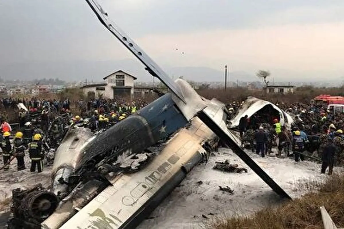 لحظه دلخراش سقوط هواپیمای نپالی از نگاه دوربین یکی از مسافران+ فیلم