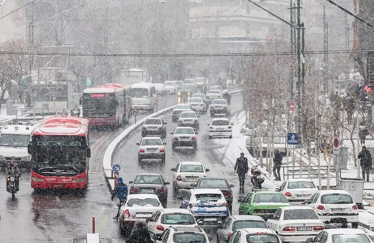 ثبت ۲۳۰۰ تصادف در روز برفی تهران