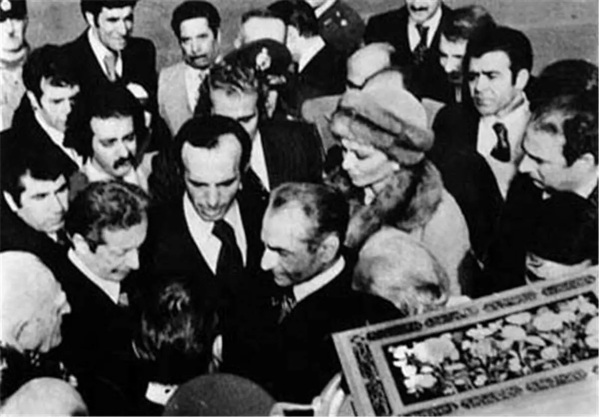 روایت یکی از اعضای دربار از بهانه شاه برای فرار از ایران+ فیلم