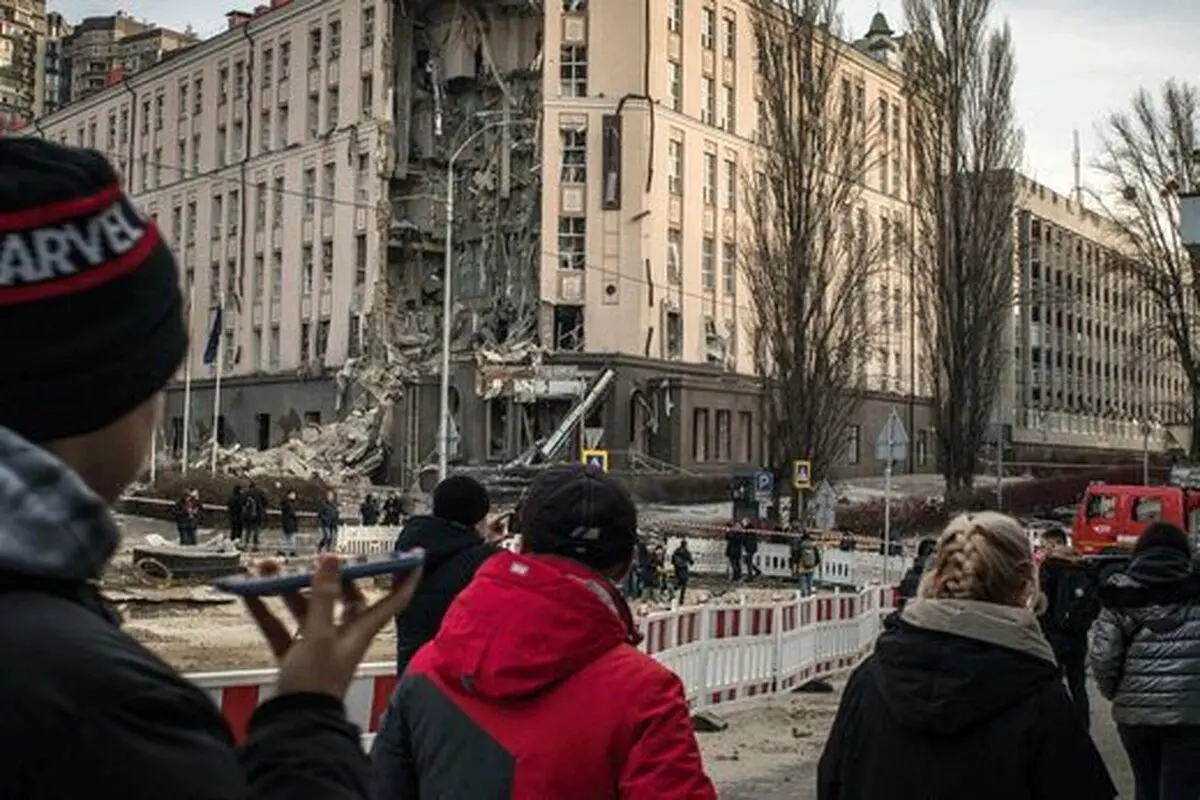 تصاویر جدید حمله موشکی روسیه به یک منطقه مسکونی اوکراین + فیلم