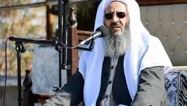 مولوی عبدالحمید در نماز جمعه، قرآن را اشتباه خواند+ فیلم
