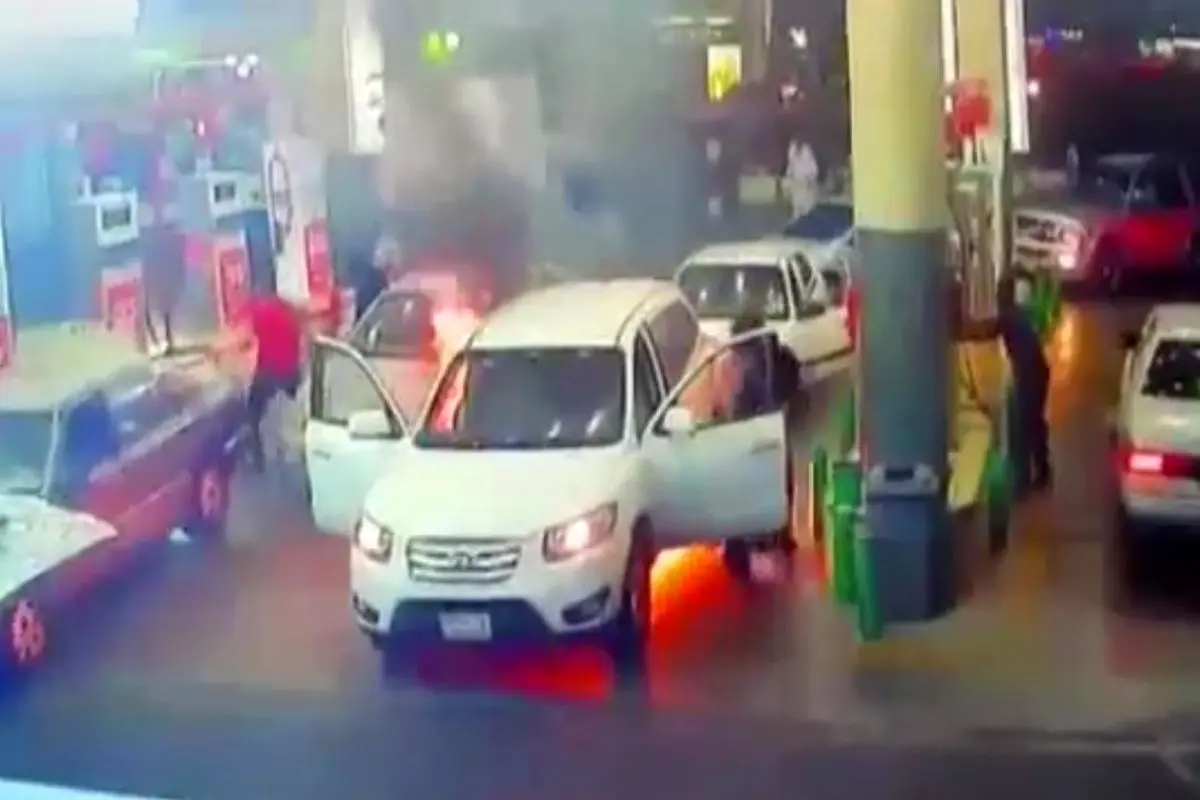 آتش گرفتن ناگهانی سانتافه در پمپ بنزین + فیلم