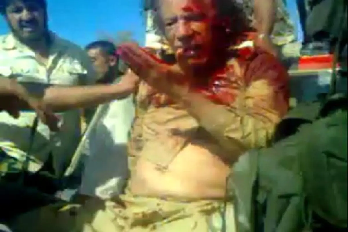 مرگ سرهنگ؛اولین تصاویر منتشرشده‌ از جنازه‌‌ معمر القذافی