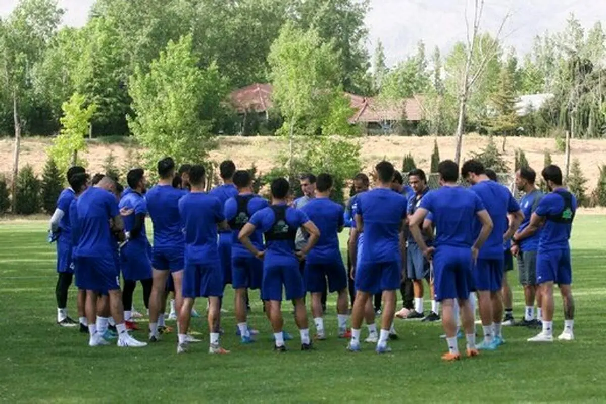 توصیه های کاپیتان با سابقه آبی پوشان به حسینی+ عکس