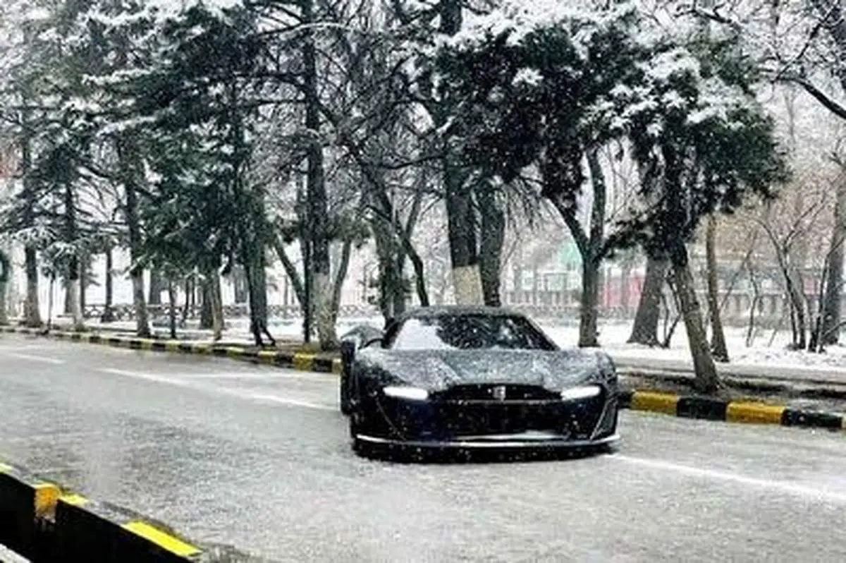 واکنش جالب اعضای طالبان از دیدن خودروی لاکچری ساخت افغانستان!+ فیلم