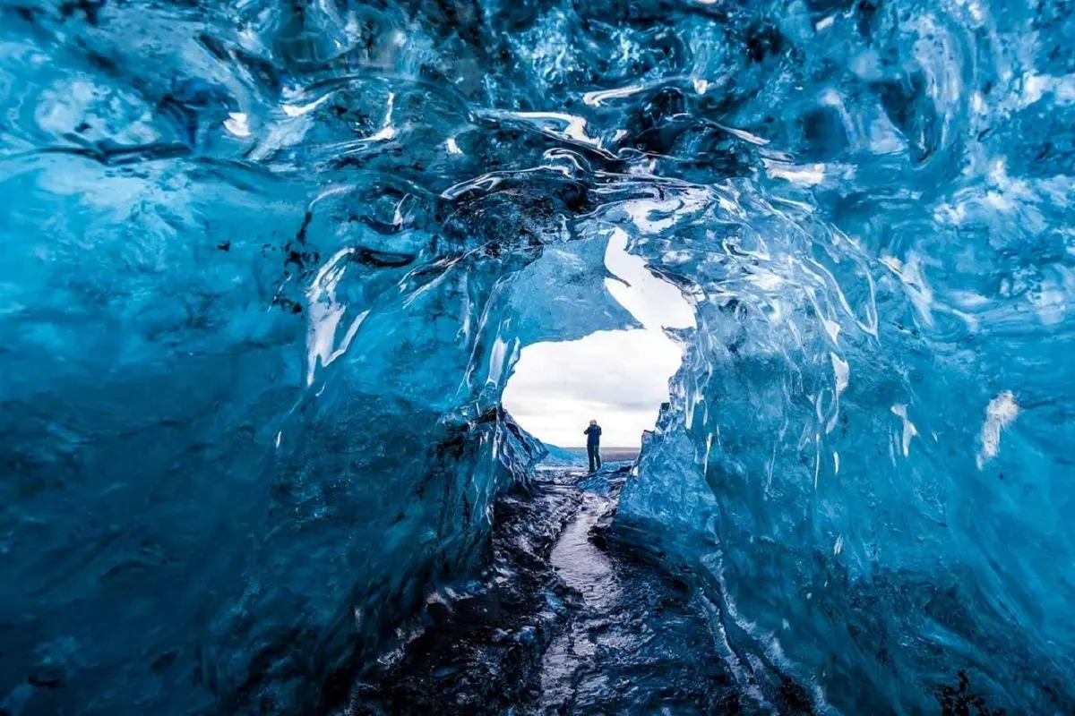 زیبایی خیره کننده زیر اقیانوس یخ زده! + فیلم