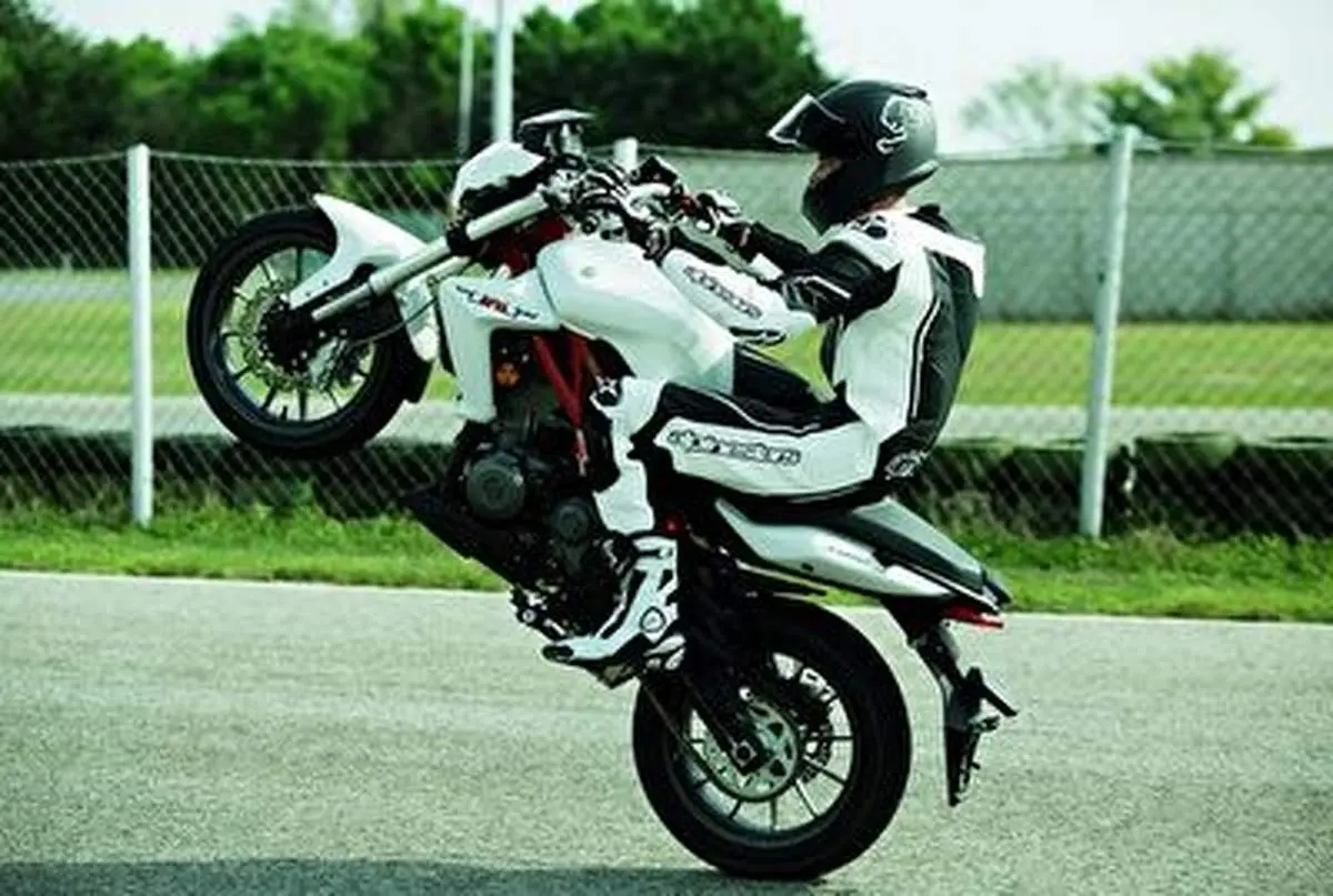 سرانجام دردناک حرکت نمایشی با موتور بدون چرخ!+ فیلم