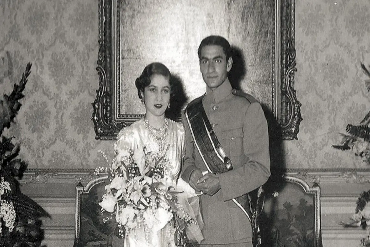 کارت عروسی محمدرضا پهلوی و فوزیه+ عکس