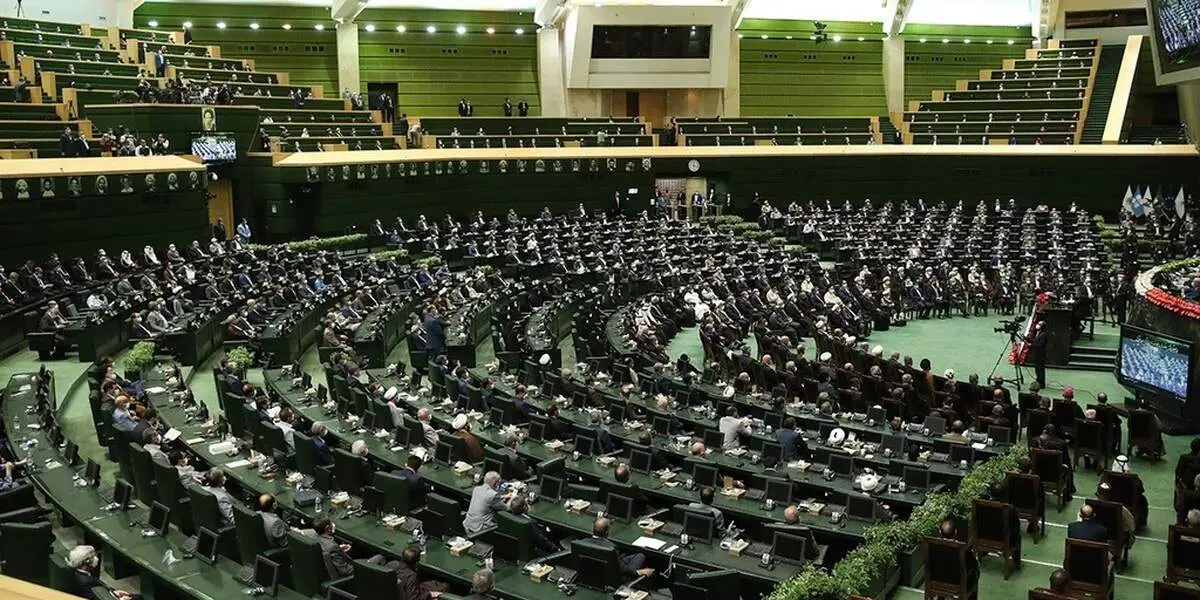 ۱۰ سال حبس برای سلبریتی‌هایی که قبل از اظهار نظر مراجع رسمی چیزی بگویند